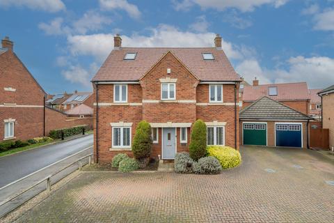 5 bedroom detached house for sale, Fields Road, Wootton, Bedfordshire