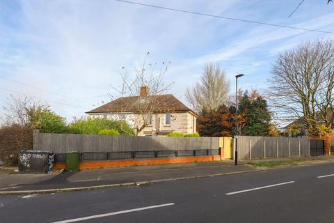 2 bedroom semi-detached house for sale, Cawdor Road, Sheffield S2