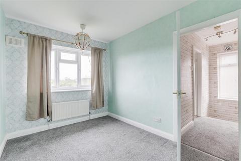 18 Barnes Crescent, Sutton-in-ashfield, NG17 5BL