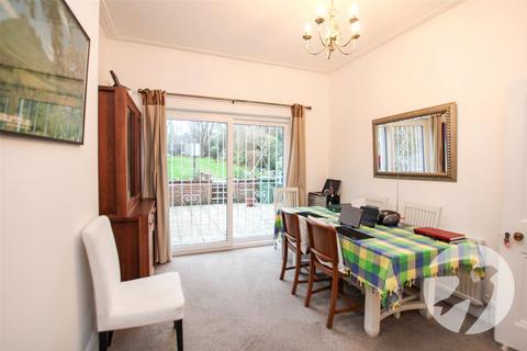 4 bedroom semi-detached house for sale, Dunvegan Road, London, SE9