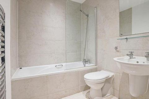 1 bedroom flat to rent, London, SW11