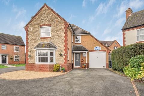 4 bedroom detached house for sale, Humphries Drive, Brackley NN13