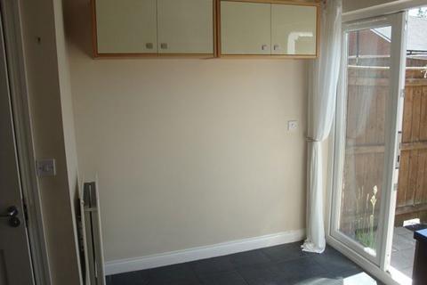 2 bedroom terraced house to rent, Snowberry Grove, South Shields