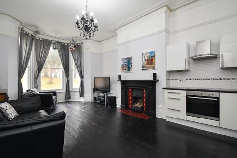 2 bedroom flat for sale, Cornwallis Gardens, Hastings