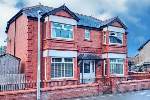 4 bedroom house for sale, Station Road, Llanrwst