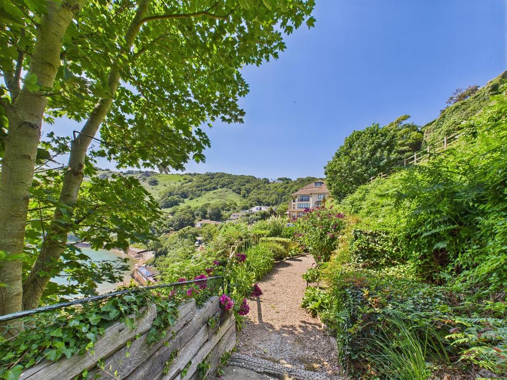 CAM04099 G0-PR0136-STILL010.jpg