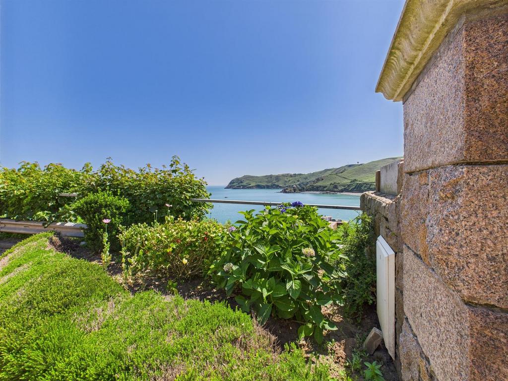 CAM04099 G0-PR0136-STILL004.jpg