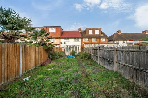 14 Fellowes Road, Carshalton, SM5 2TD