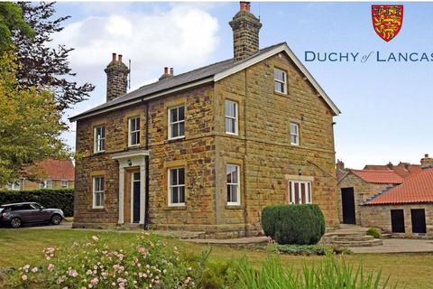 6 bedroom detached house to rent, Town Farmhouse, 48 High Street, Cloughton, Scarborough, YO13