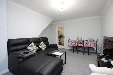 2 bedroom end of terrace house to rent, Meadow Way, Bristol BS32