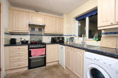 2 bedroom end of terrace house to rent, Meadow Way, Bristol BS32