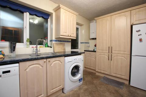 2 bedroom end of terrace house to rent, Meadow Way, Bristol BS32