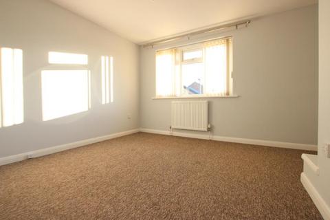 2 bedroom end of terrace house to rent, Meadow Way, Bristol BS32