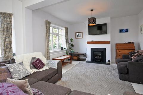 undefined, Muriau Park, Caernarfon, Gwynedd, LL55