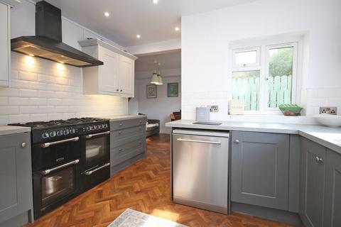 undefined, Muriau Park, Caernarfon, Gwynedd, LL55