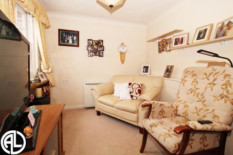 1 bedroom flat for sale, Bennett Court, Letchworth Garden City, SG6 3WA