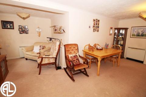 1 bedroom flat for sale, Bennett Court, Letchworth Garden City, SG6 3WA