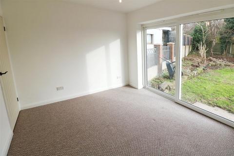 12 Byron Drive, Monk Bretton, Barnsley, S71 2DE