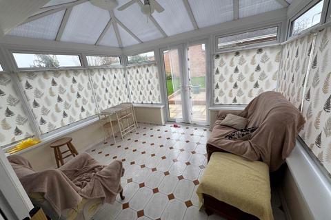 2 bedroom bungalow for sale, Raps Close, Taunton TA1