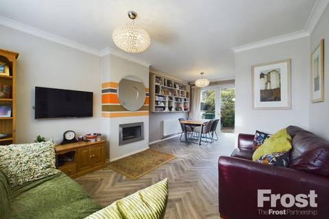 3 bedroom terraced house for sale, Kenyngton Drive, Sunbury-on-Thames, Surrey, TW16