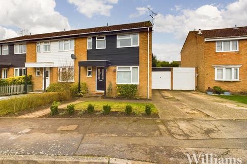 3 bedroom end of terrace house for sale, Constable Place, Aylesbury HP19