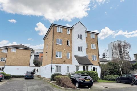 Carolina Close, Stratford