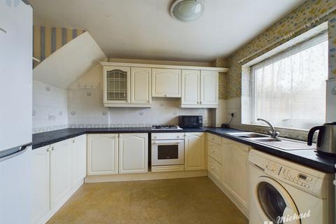 3 bedroom terraced house for sale, Chaucer Drive, Aylesbury, Buckinghamshire