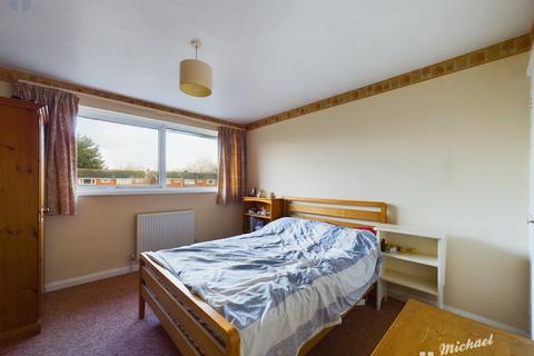 3 bedroom terraced house for sale, Chaucer Drive, Aylesbury, Buckinghamshire