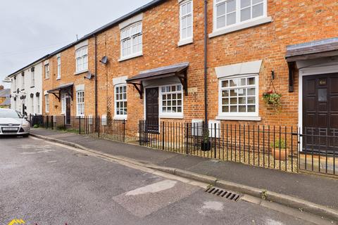 2 bedroom terraced house to rent, South Street, Banbury OX16