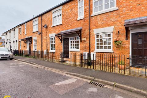 2 bedroom terraced house to rent, South Street, Banbury OX16