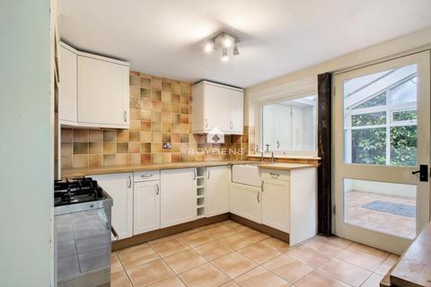 22 Feering Hill, Feering, Colchester, CO5 9NH