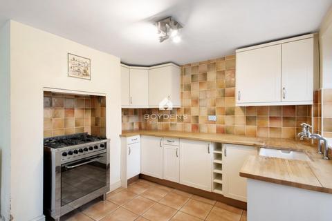 22 Feering Hill, Feering, Colchester, CO5 9NH