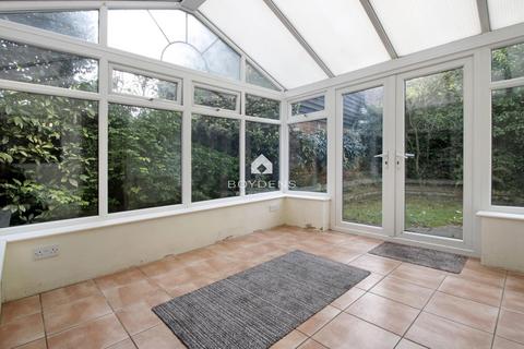 22 Feering Hill, Feering, Colchester, CO5 9NH