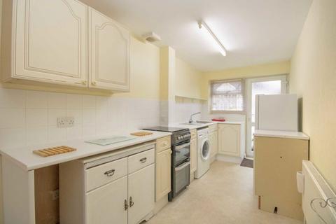 1 bedroom flat to rent, Cranborne Avenue, Surbiton KT6