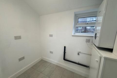 3 bedroom house to rent, Abbott Terrace, Wakefield