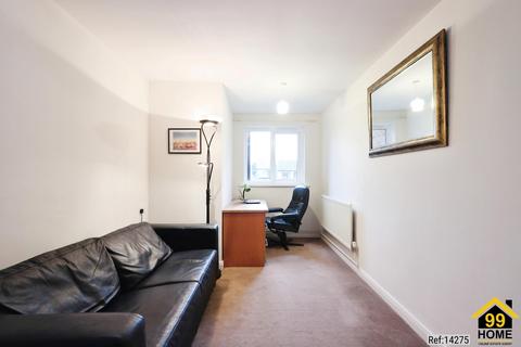 2 bedroom flat for sale, Birchcroft, Sheffield, S7