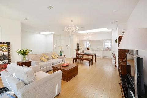 3 bedroom duplex for sale, Warwick Court, Holborn, WC1R