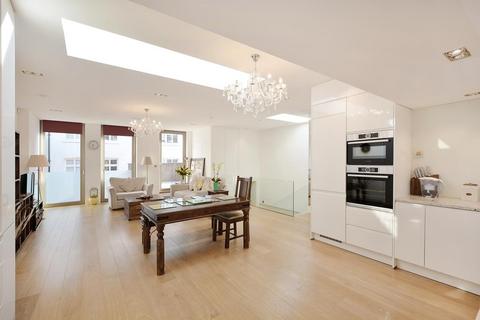 3 bedroom duplex for sale, Warwick Court, Holborn, WC1R