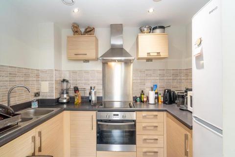 1 bedroom apartment for sale, Needleman Close, London, NW9