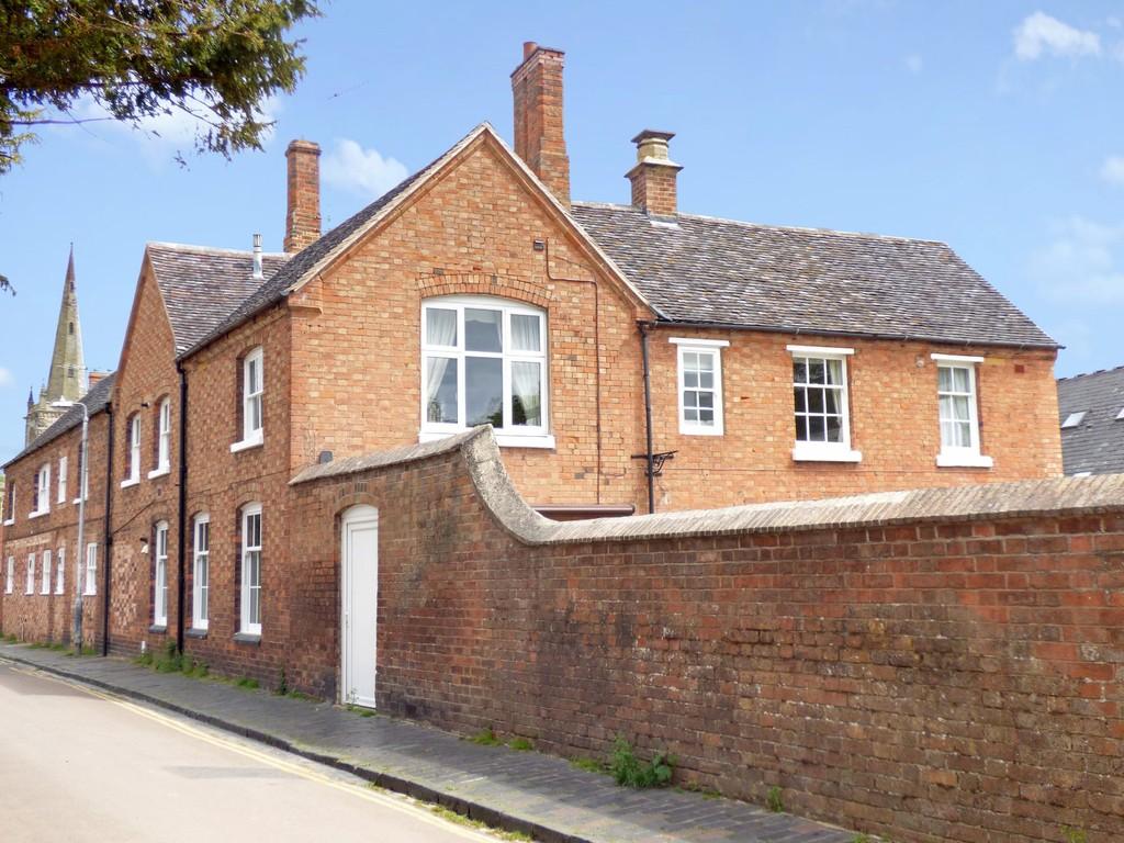 The Coach House, Mill Lane, StratfordUponAvon 2 bed apartment £339,950