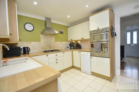 3 bedroom semi-detached house to rent, Blacksmiths Way, Norwich NR6