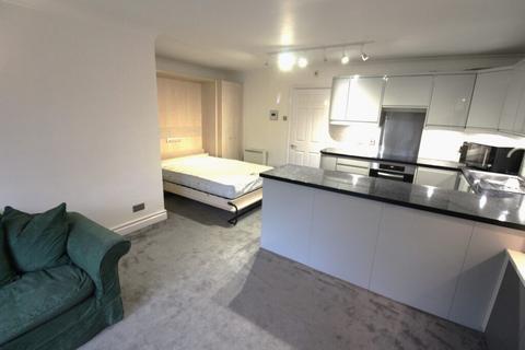 Studio to rent, The Ridgeway, Enfield EN2 8SF