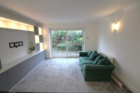 Studio to rent, The Ridgeway, Enfield EN2 8SF