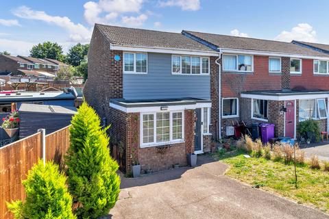 4 bedroom end of terrace house for sale, Burns Road, Royston SG8