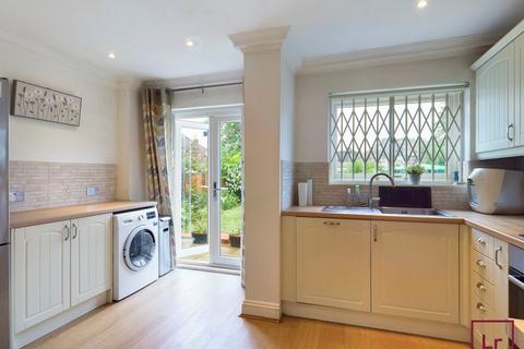 72 Collins Drive, Ruislip, HA4 9EH