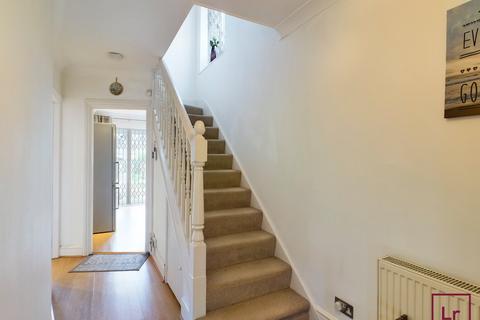 72 Collins Drive, Ruislip, HA4 9EH