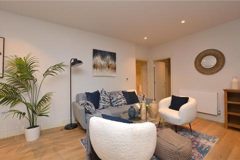 1 bedroom apartment for sale, Station Road, London