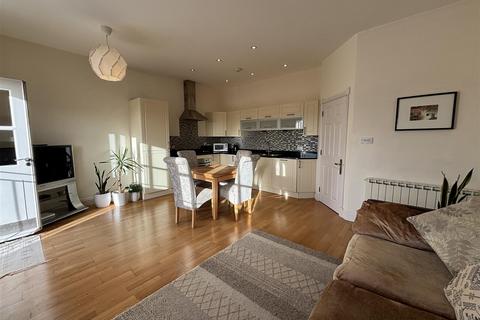 3 bedroom apartment for sale, La Route Du Fort, St Saviour JE2