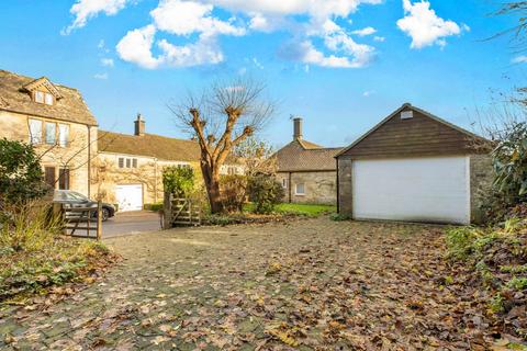 4 bedroom detached house for sale, George Street, Bisley