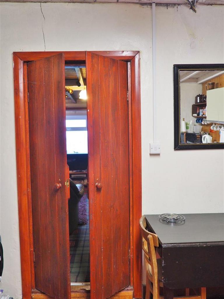 Kitchen doors to the view